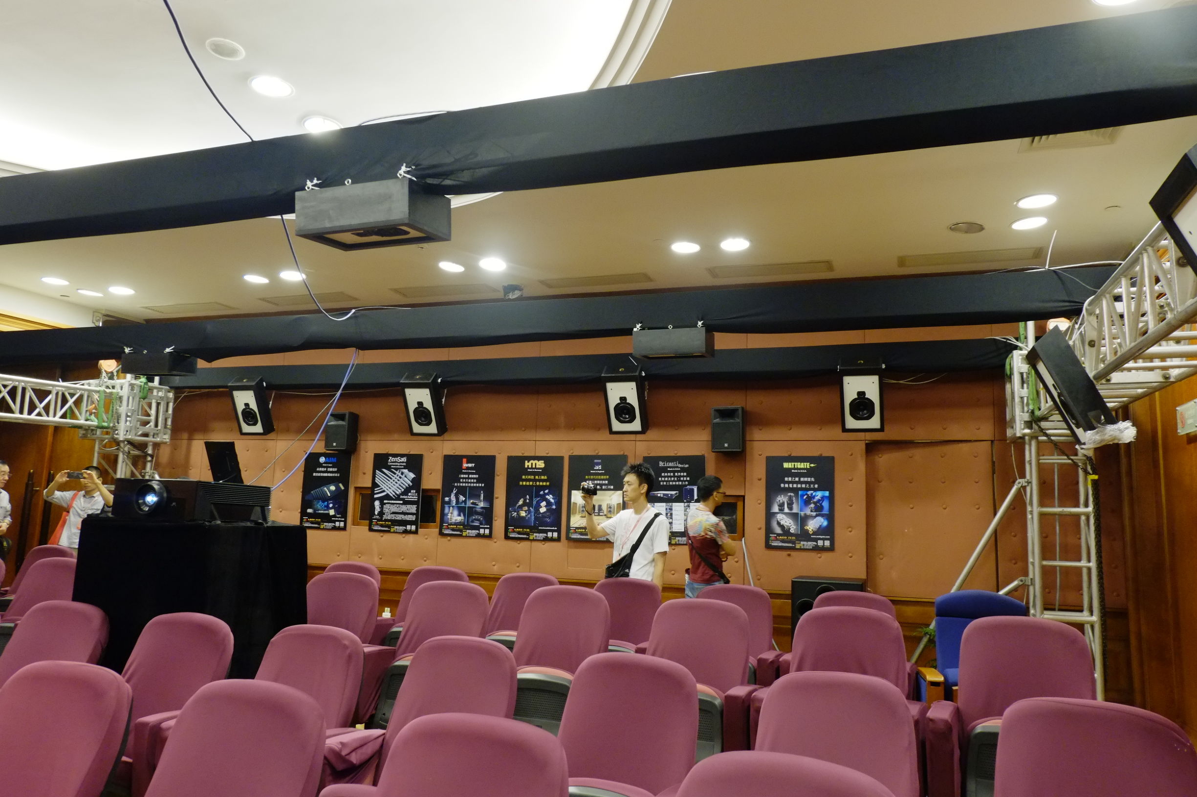 世界顶级音响博览会,世界顶级汽车音响展