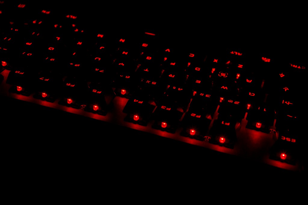 富勒G87S机械键盘,富勒的cherry红轴机械键盘