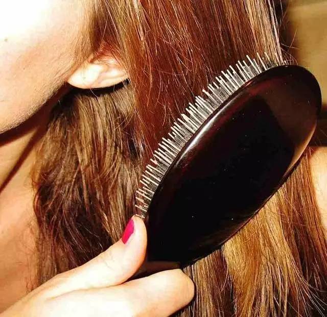 翻牌子｜岁月是支脱毛膏，用对梳子秒变“发海”