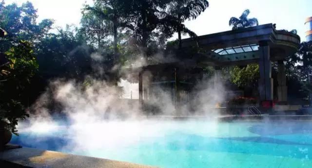 去哪儿泡温泉才是你的最爱,天冷来这里泡温泉最幸福