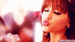 这个季节，我的唇比我的脸还饥渴……