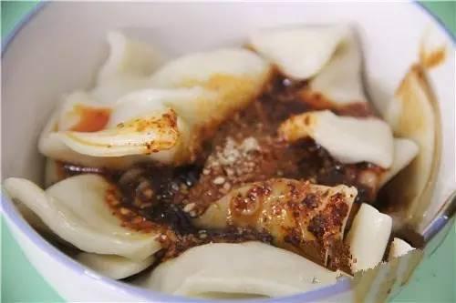 成都的一群面痴,拿出了他们珍藏的42碗好面,服不服吃了就知道