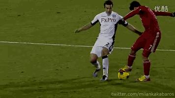 原创·青锋随手出鞘,问谁人、敢与我漫步云霄?足坛顶级9号苏神