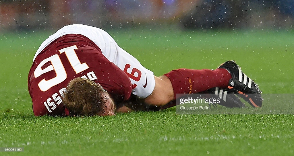 阿迪达斯足球球鞋测评,足球鞋选择nike还是阿迪达斯