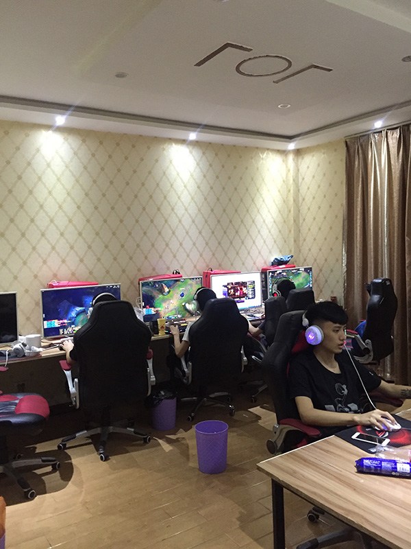 平凡少年与城市英雄:贵州MON战队的四年一梦