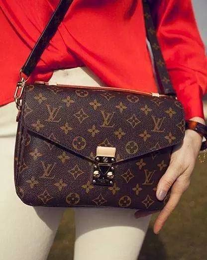 推荐值得入手的大牌包包,代购大牌包包店铺推荐