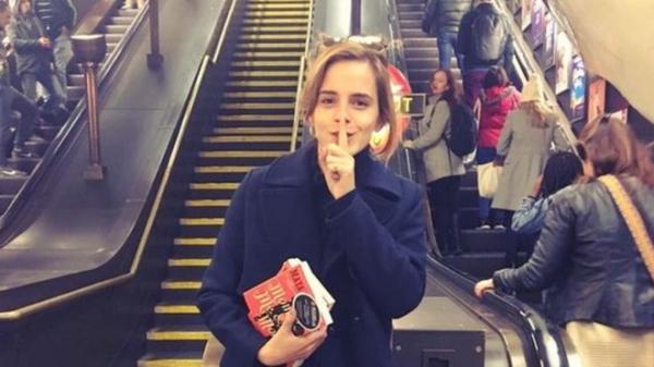 黄晓明丢书活动,黄晓明丢书