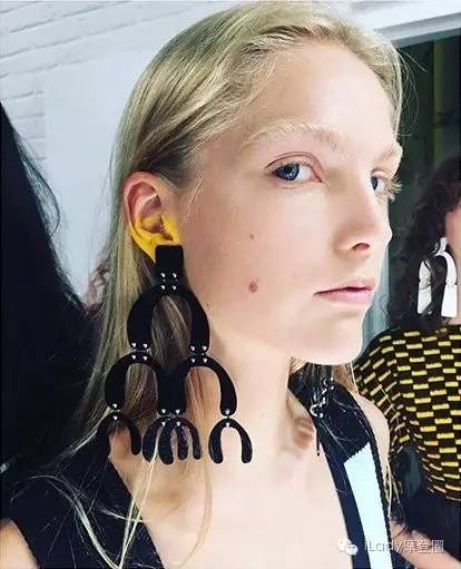 刷屏这么久，“耳妆”到底是个什么鬼？