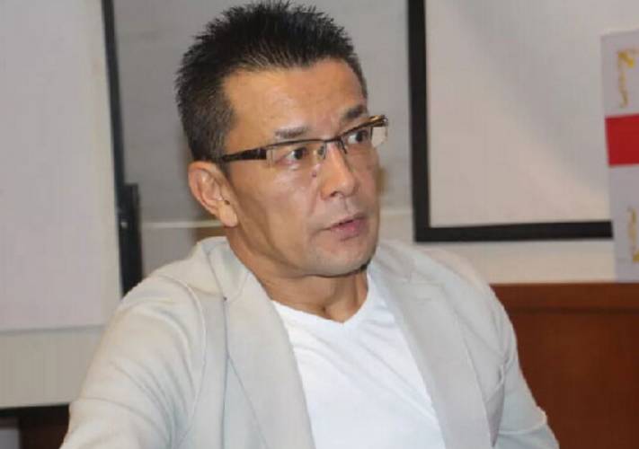 魔裟斗被小混混打为什么不还手,魔裟斗被播求打伤的腿