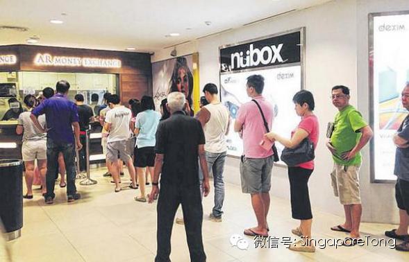 “1新元＝3.2X马币”刷新纪录，全岛排长龙疯抢马币！