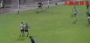 卡洛斯任意球弧线分析,任意球名场面卡洛斯