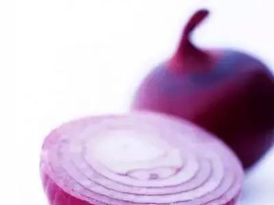 洗头过后头皮干燥大量头皮屑,头皮屑多应该多洗头还是少洗