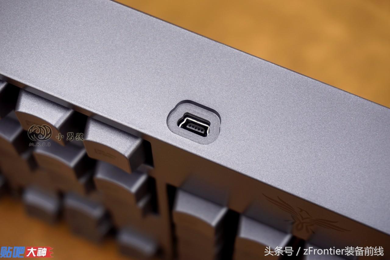 硬糖机械键盘classic评测,雷迦机械键盘评测