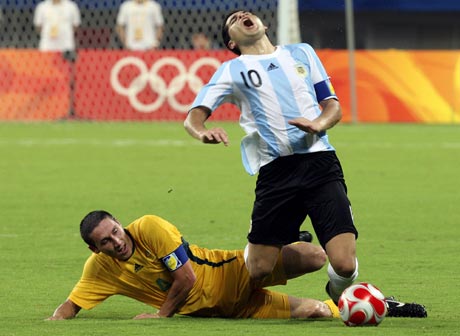 业余足球场上哪些多余的小动作最伤人