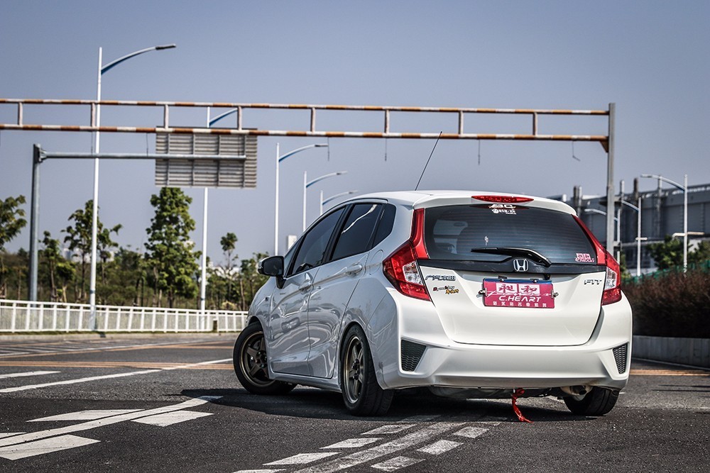 刷个电脑就下赛道?飞度GK5赛车化改装