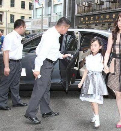 吕丽君和甘比面相,吕丽君甘比面相