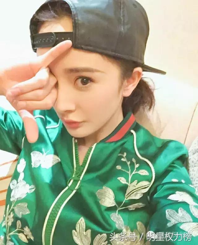 明星自拍除了卖萌还会搞怪！鹿晗TFBOYS教你自拍的正确姿势