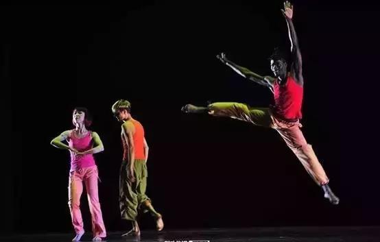 会呼吸的痛舞蹈视频完整版,会呼吸的舞蹈拉丁