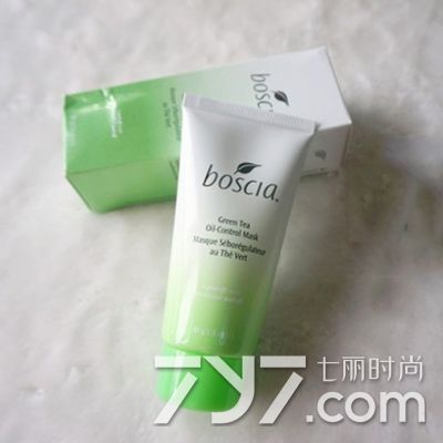 皮肤出油厉害敷保湿面膜,皮肤出油贴什么面膜好用