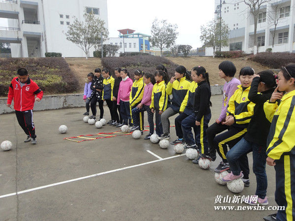 祁门二中篮球,祁门二中足球赛