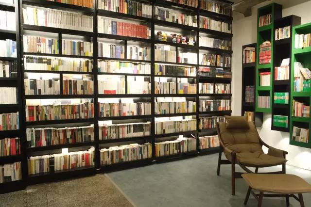 深冬的郑州，你需要这些书店帮你找回内心的平静和温暖