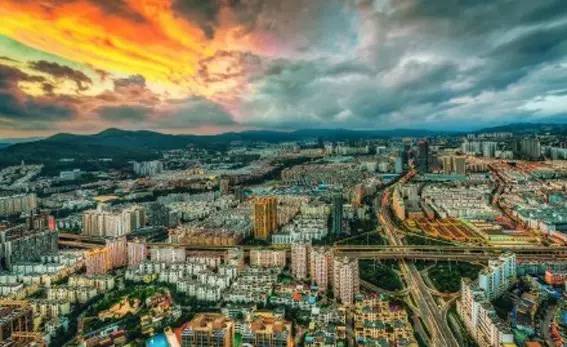 体验从昆明至西双版纳高铁,云桂高铁富宁站