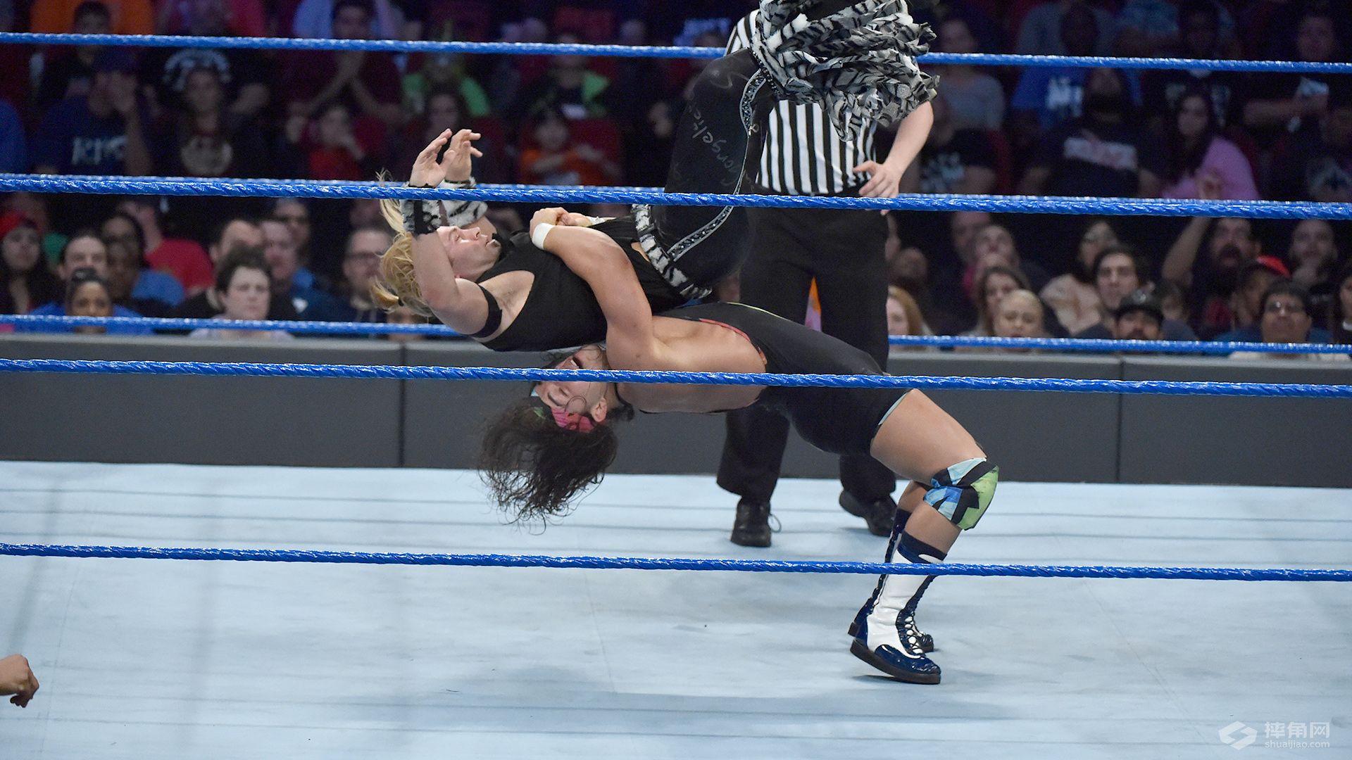 WWE驸马爷风云决战RVD！凯恩抛摔毕雪夫获全场欢呼！