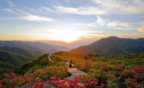 最近昆明哪里风景比较好,昆明周边的绝世美景