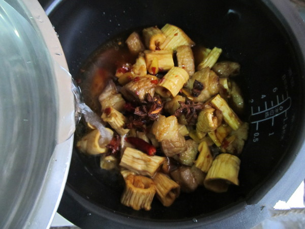 牛肉的家常做法,笋干烧肉的家常做法