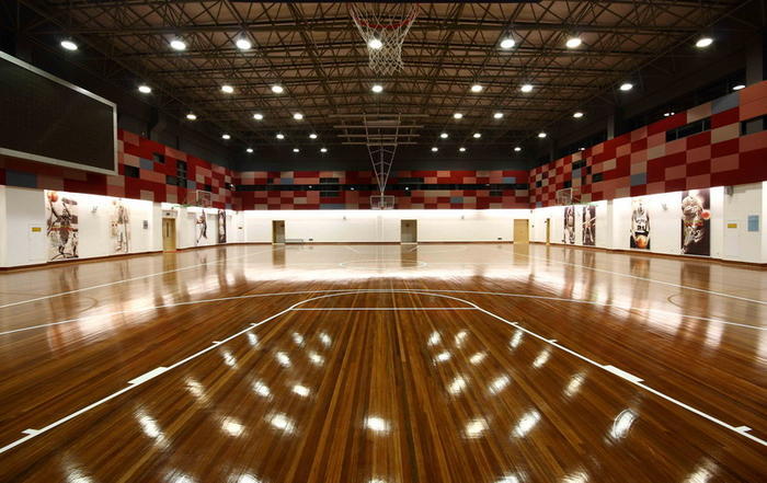 如何选择符合自己的篮球鞋楦型,怎么根据场地选篮球鞋