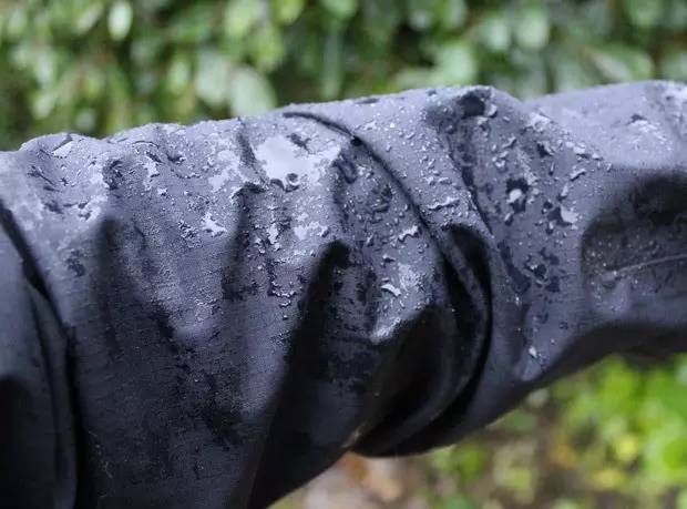 穿冲锋衣跑步合适吗,冬天跑步怎么穿衣服才好看