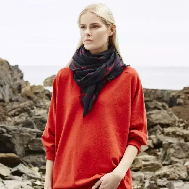 随随便便买一柜子围巾，不如花血本买这三条