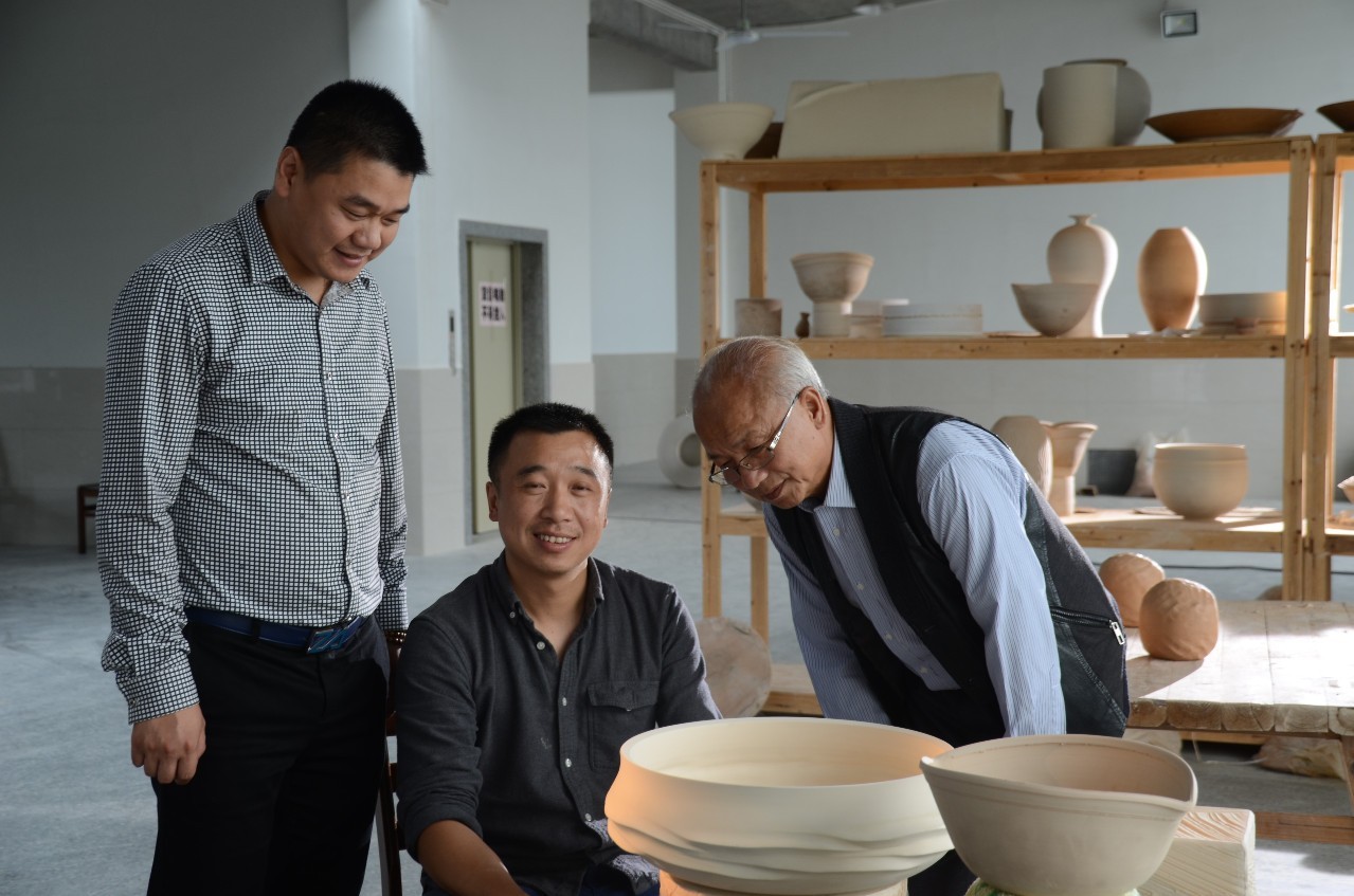 古瓷釉面莹润通透,品味古代青玉的匠心与艺术之美