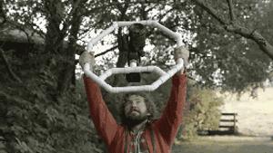 作为摄影师的“鸡”，你必须扛得起相机、拍得了防抖视频！