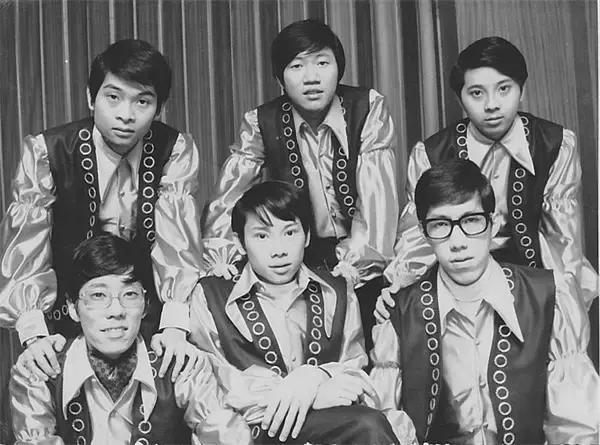 年少成名，新艺城七怪之一，枪法如神的罗宾探长