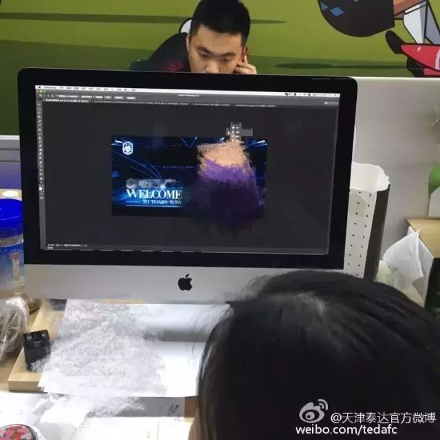 泰达即将亮相新援居然两次和弗爵爷同框！