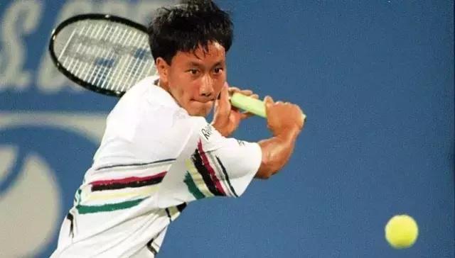 现代数学玄学在作祟？趣谈球拍的标准长度为什么是27英寸