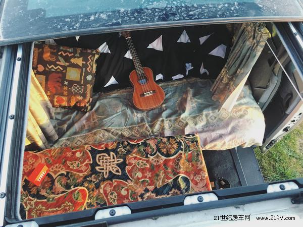 四川夫妻自改房车旅行,成都妹子环游世界