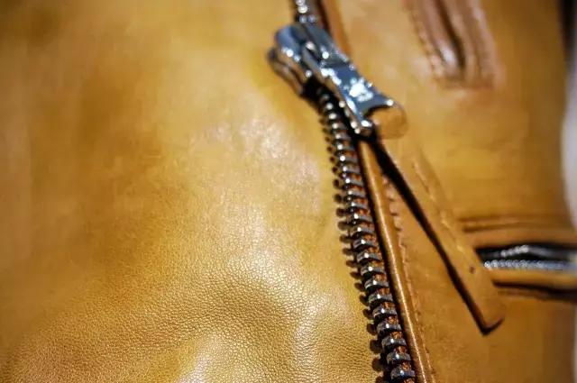 它帮你集齐快消品牌，一伙打折让你365天穿衣不重样