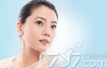 晒太阳皮肤痒怎么回事,太阳晒后皮肤发痒是怎么回事