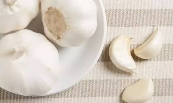 一粒蒜治咳嗽,感冒咳嗽只需一粒蒜寻医问药