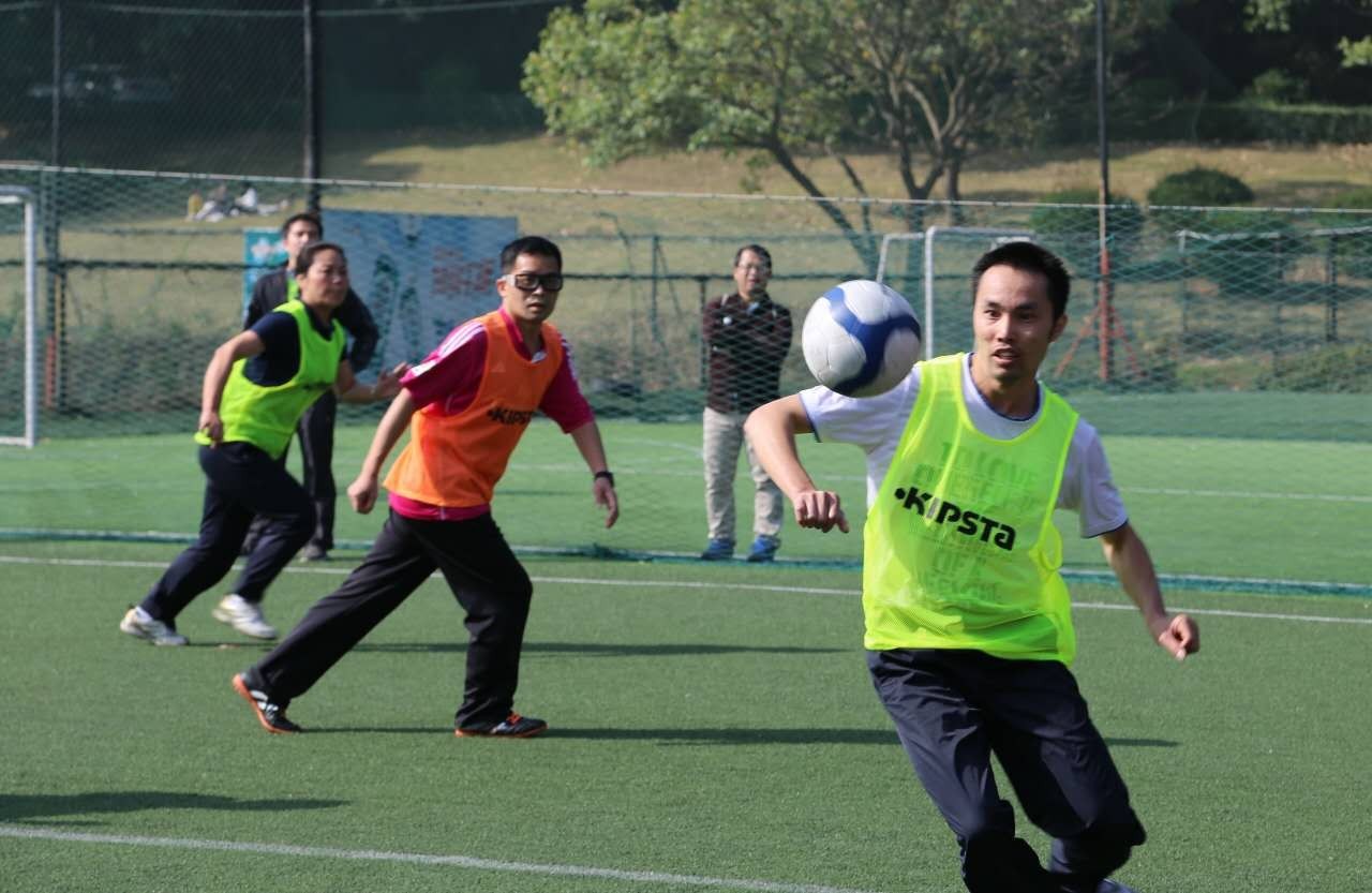 人社局走进专精特新企业,市人社局下乡服务活动