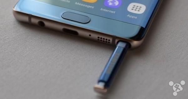 威威趣谈：互联网大佬再聚首感情深一口闷