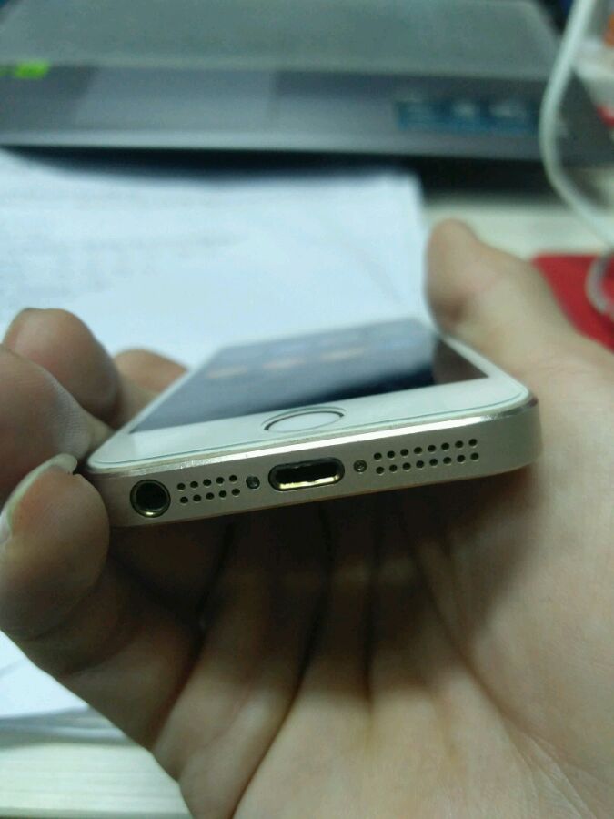 3000回收的手机,300收苹果二代耳机