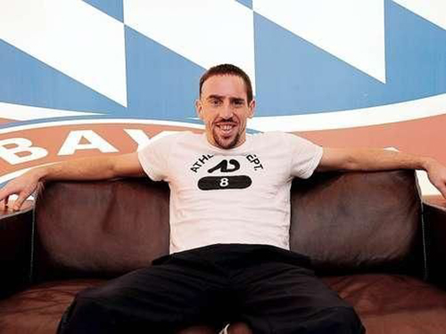 诺伊尔金球奖提名,诺伊尔获得过雅辛奖吗