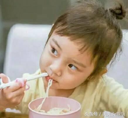 “综艺一姐”是王源的头号粉丝！爸妈都是娱乐圈一线大咖背景雄厚