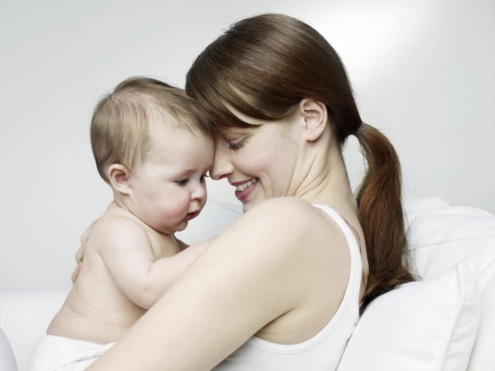 产后涨奶要如何解决？