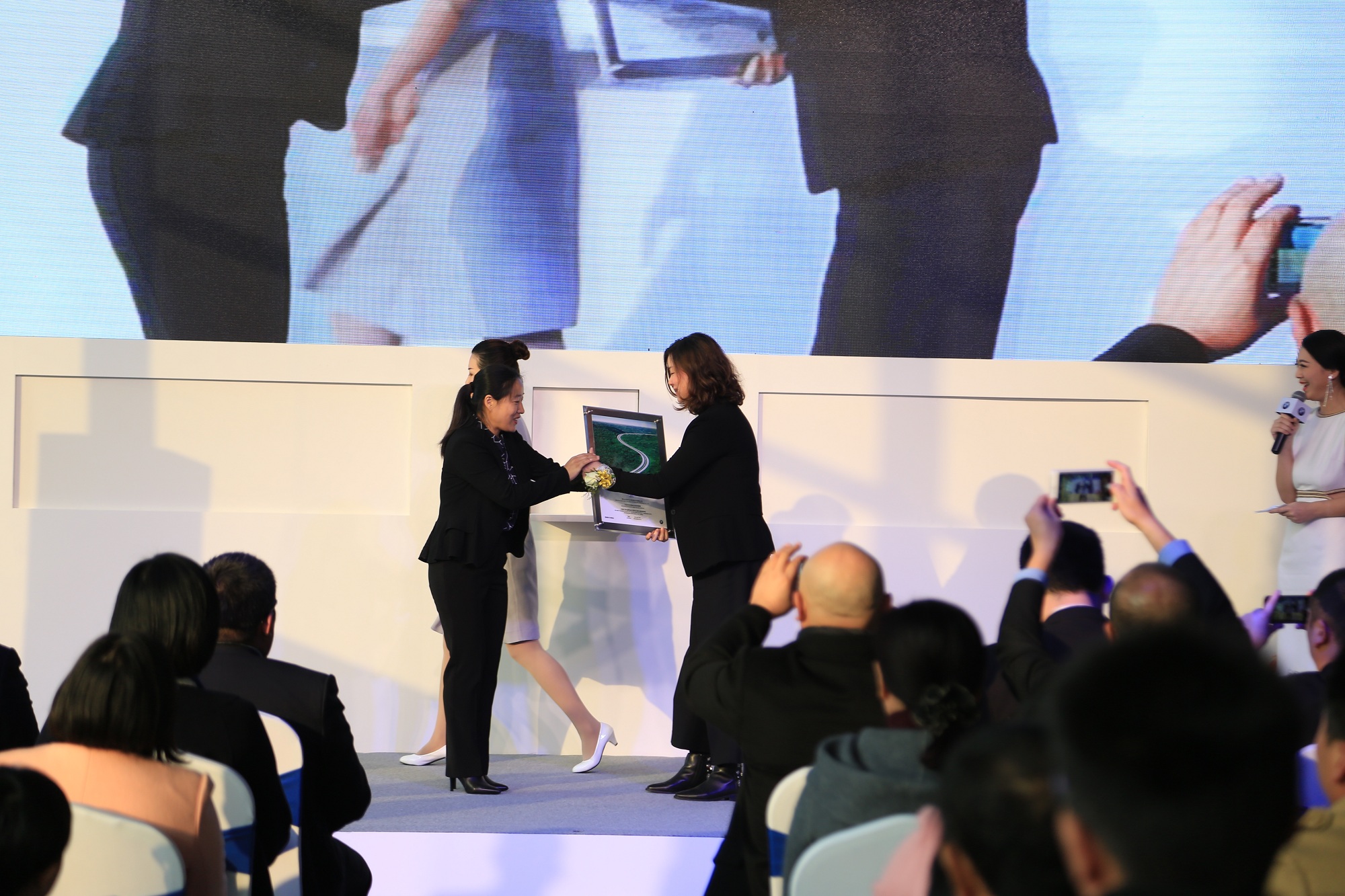 青岛宝景宝马开业盛典完美落幕