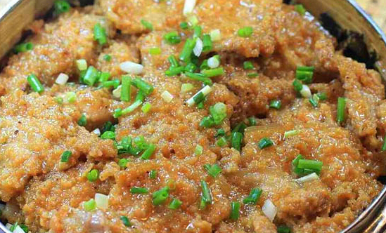 粉蒸肉怎么做才不会干,为什么粉蒸肉蒸不出油很干