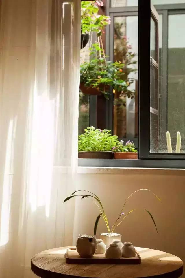 胡守连的“花迹酒店”